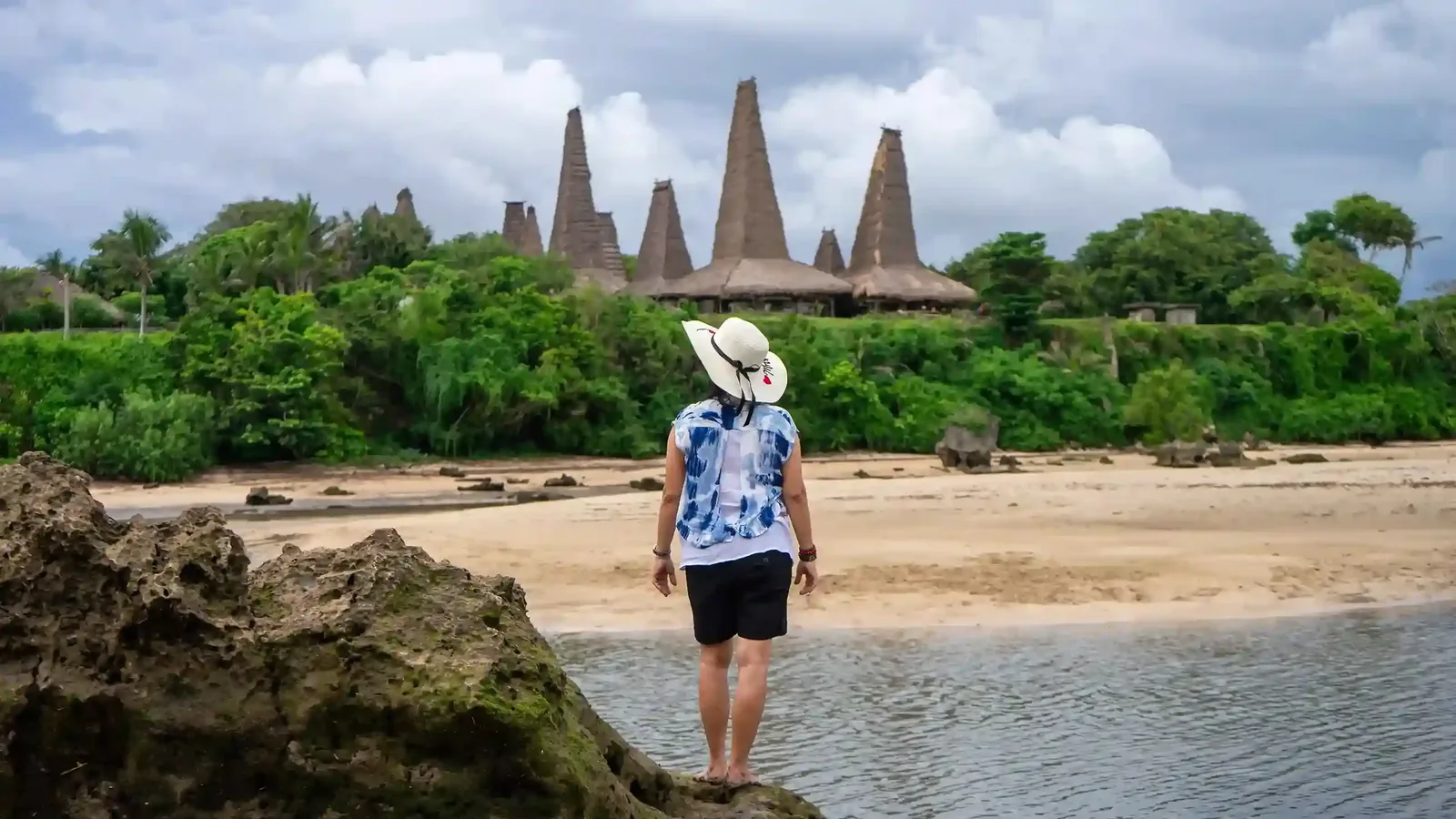 Sumba Private Guide vs. All-Inclusive Resort: Which is Better?