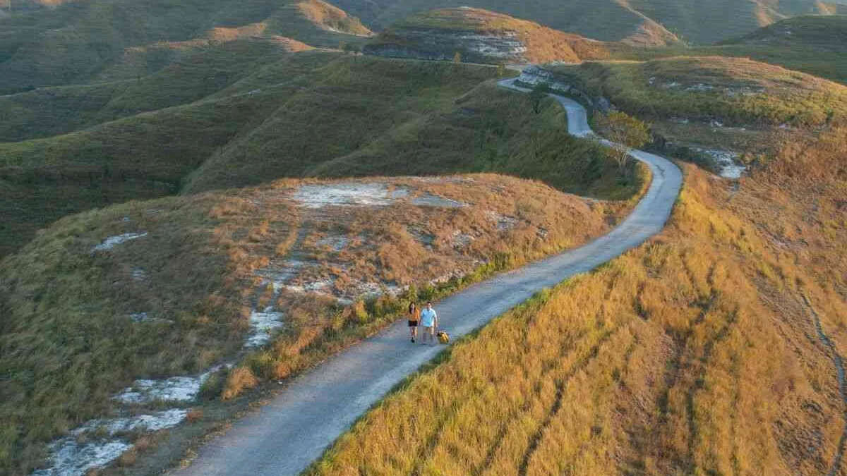 How many days in Sumba and sample trip lengths