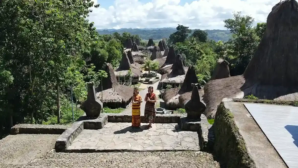 Permits, entry fees, etiquette and local rules in Sumba